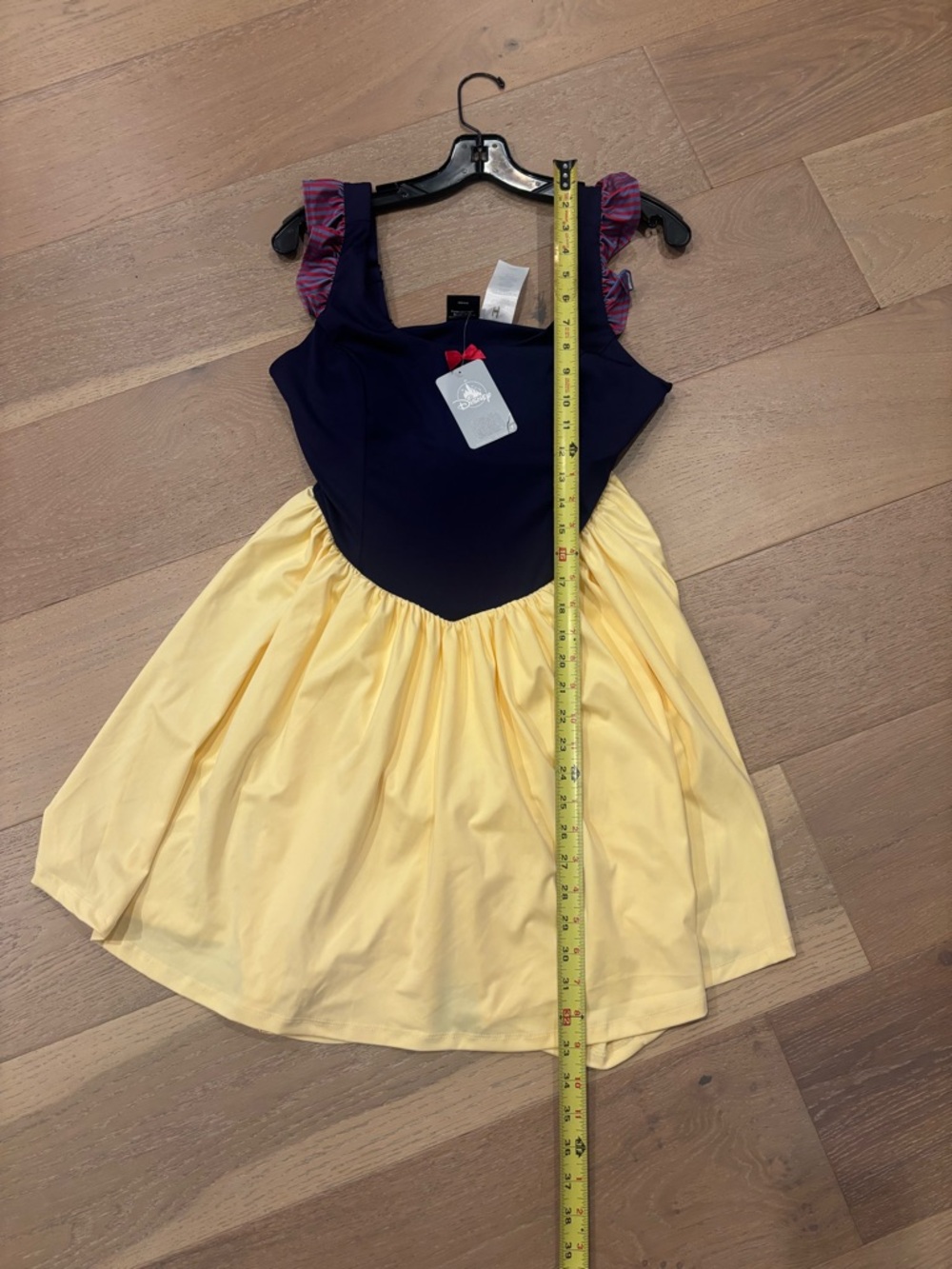 Disney Her Universe Women’s Snow White Athletic Dress Medium NWT NEW W/ Shorts - Picture 12 of 13